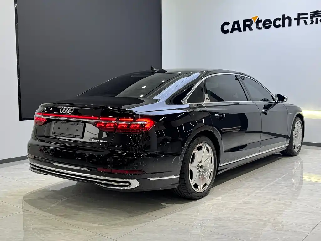 Audi A8 2025 — фото 17