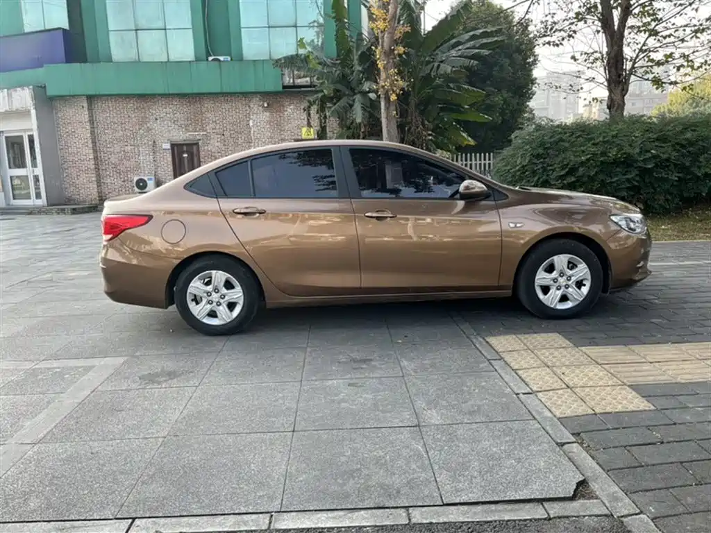 Chevrolet Cavalier 2018 — фото 11