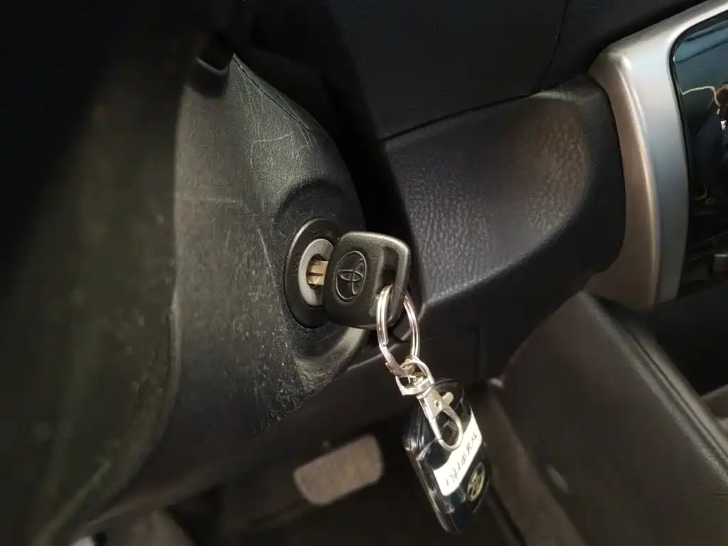 Toyota Yaris L 2017 — фото 17