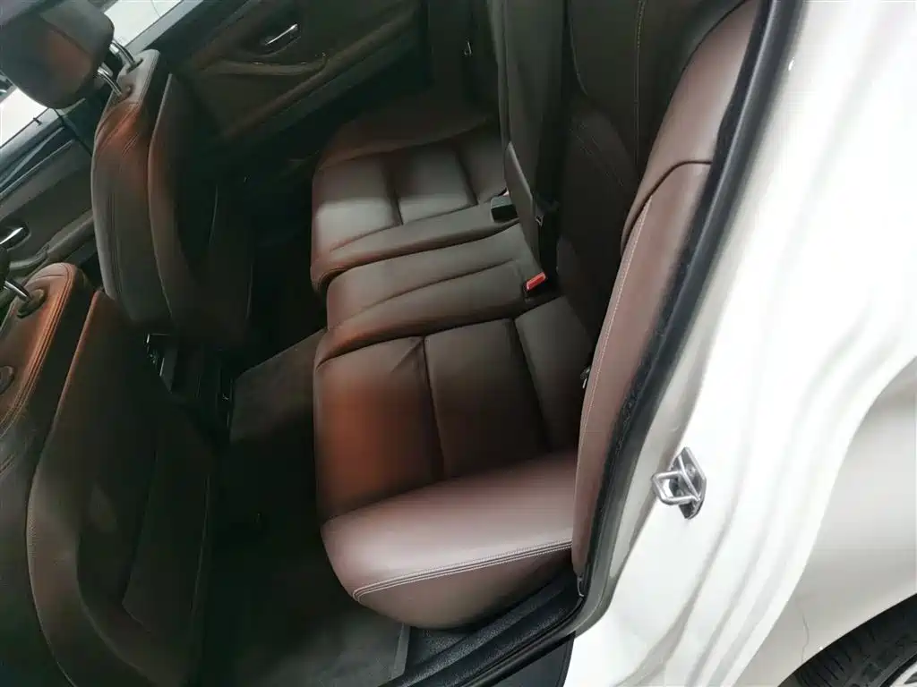 BMW 5 Series 2015 — фото 14