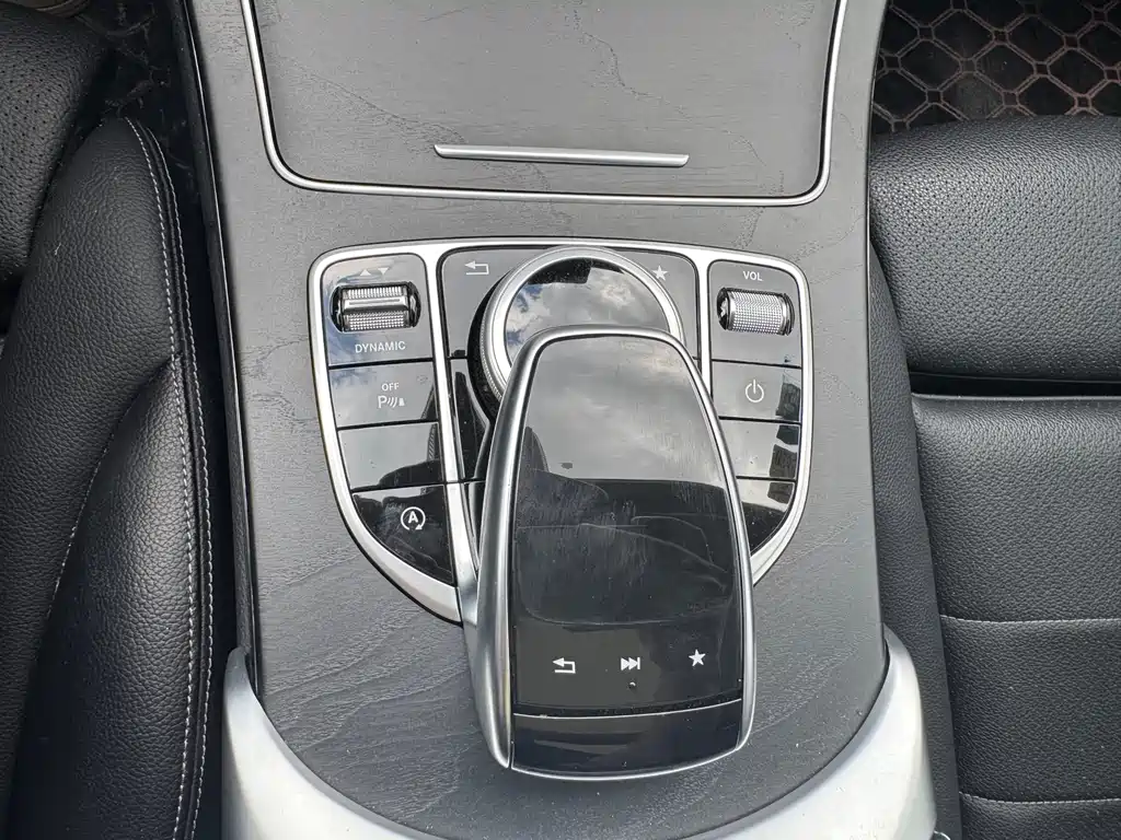 Mercedes-Benz C-Class 2018 — фото 9
