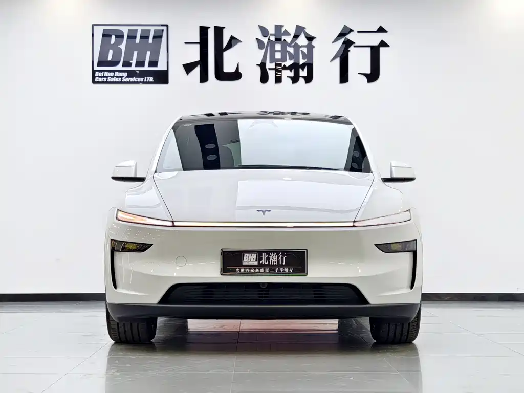 Tesla Model Y L 2025 — фото 2