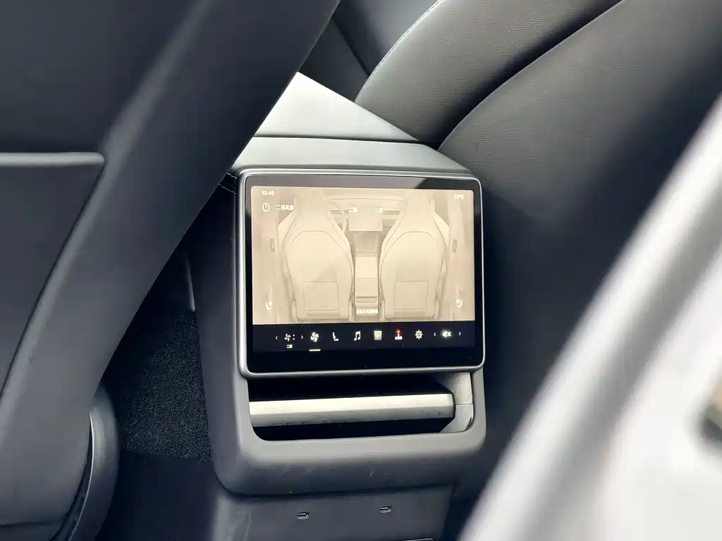 Tesla Model Y L 2025 — фото 17