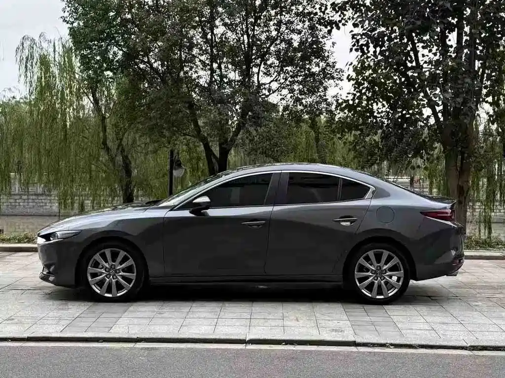 Mazda 3 Axela 2023