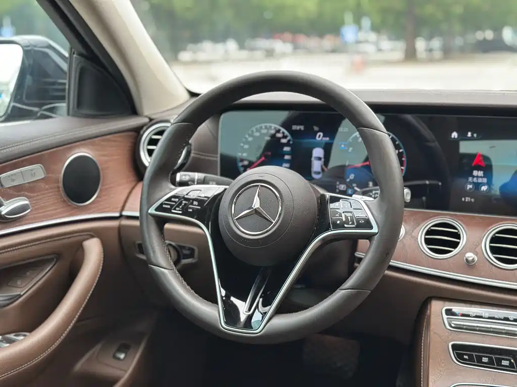 Mercedes-Benz E-Class 2022 — фото 34