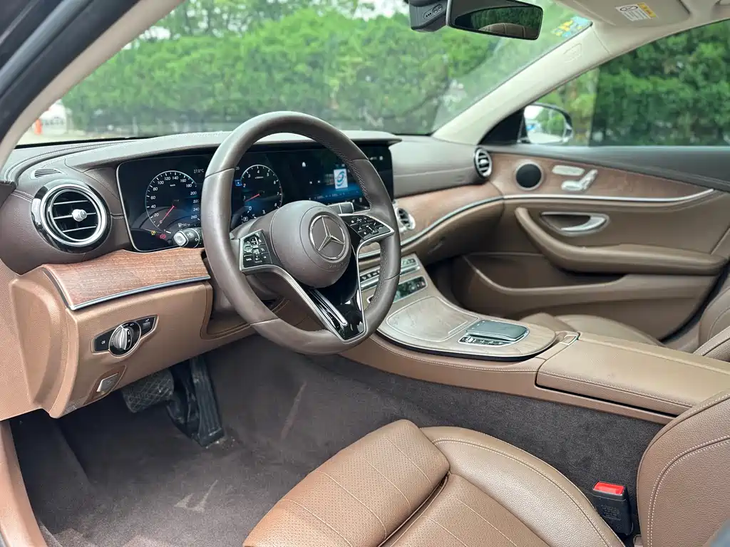 Mercedes-Benz E-Class 2022 — фото 16