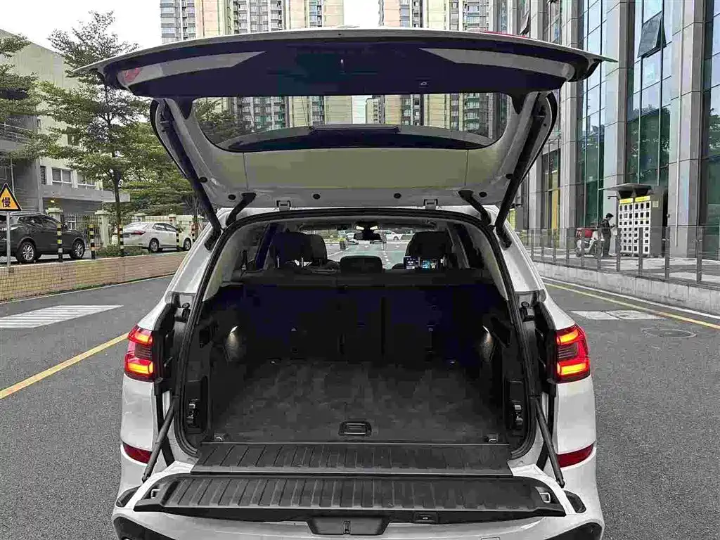 BMW X5 2019 — фото 9