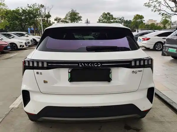 Lynk & Co 06 EM-P 2023