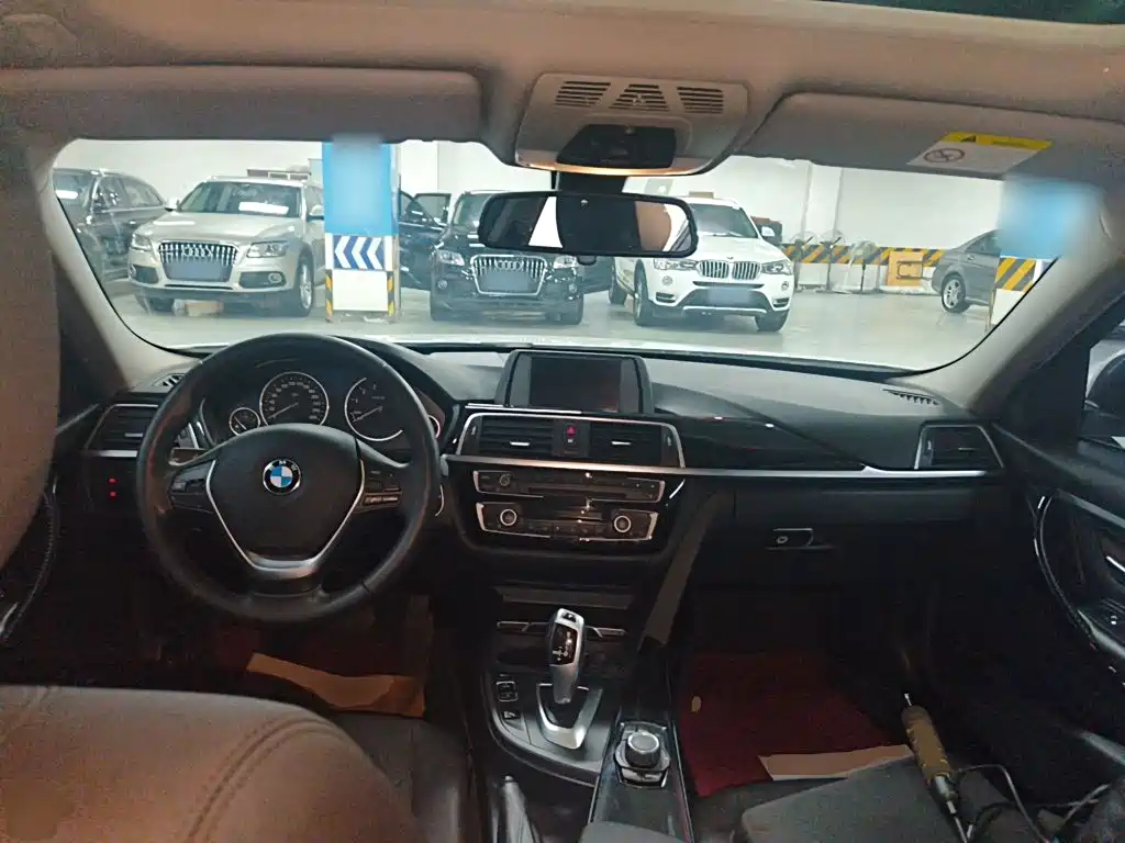 BMW 3 Series 2017 — фото 10