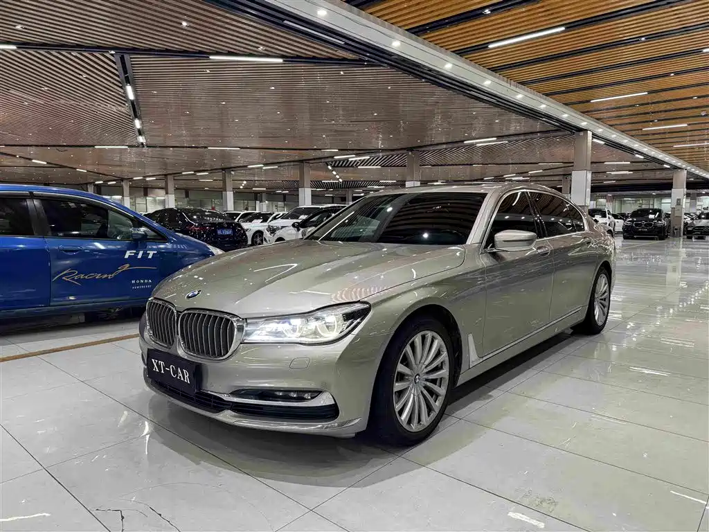 BMW 7 Series 2017 — фото 1