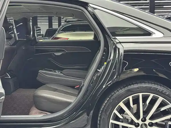 Audi A8 2023