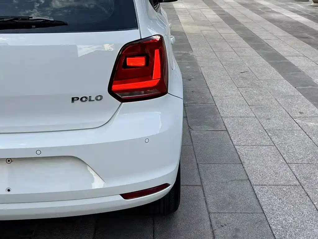 Volkswagen Polo 2016 — фото 24
