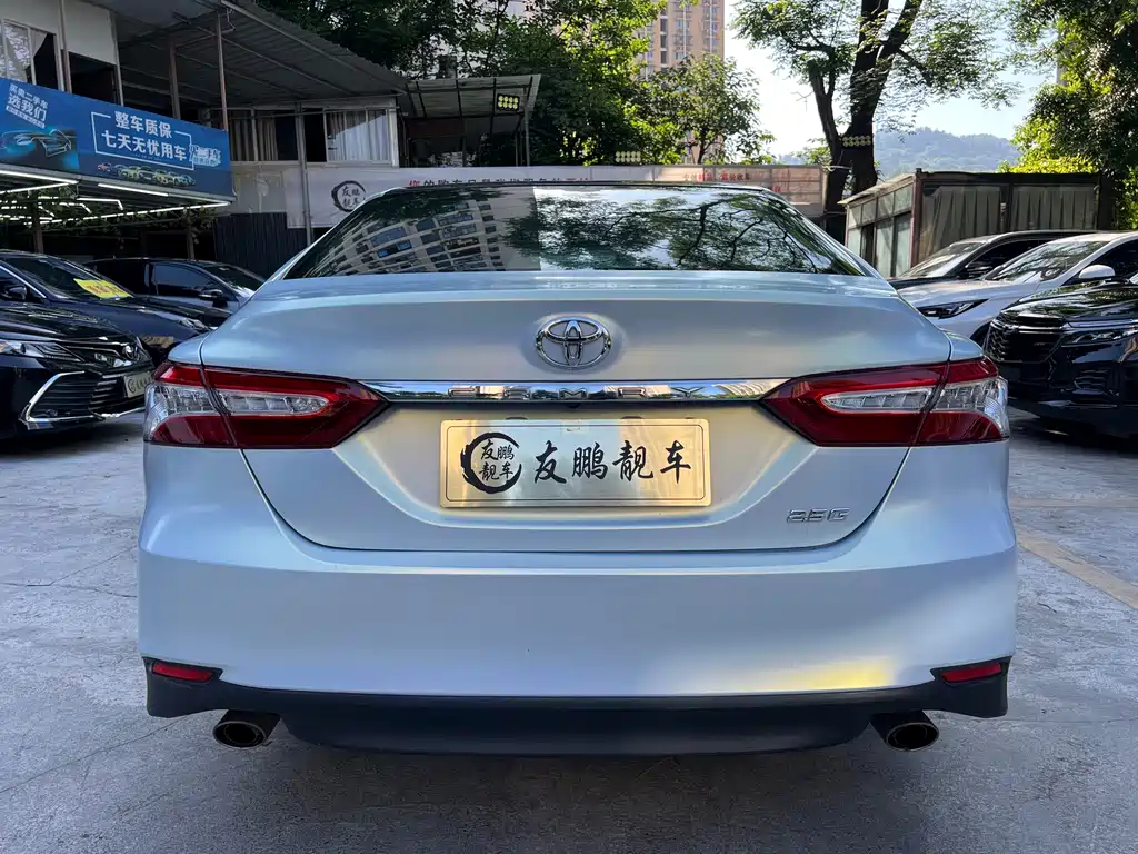 Toyota Camry 2019 — фото 23