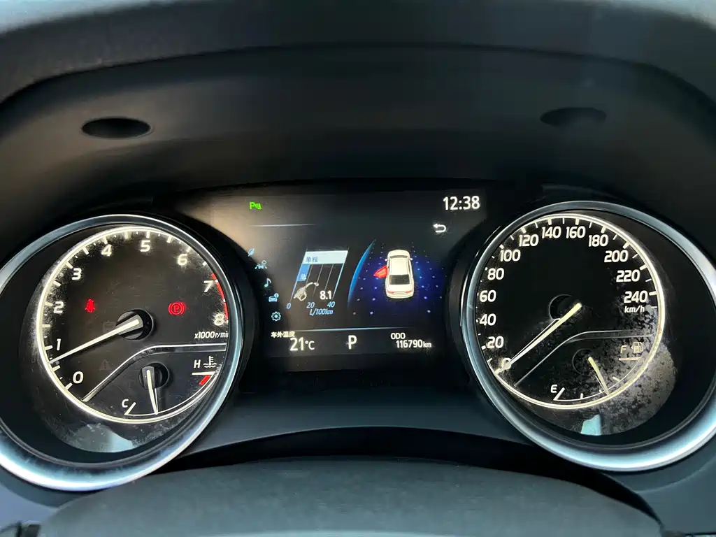 Toyota Camry 2019 — фото 15