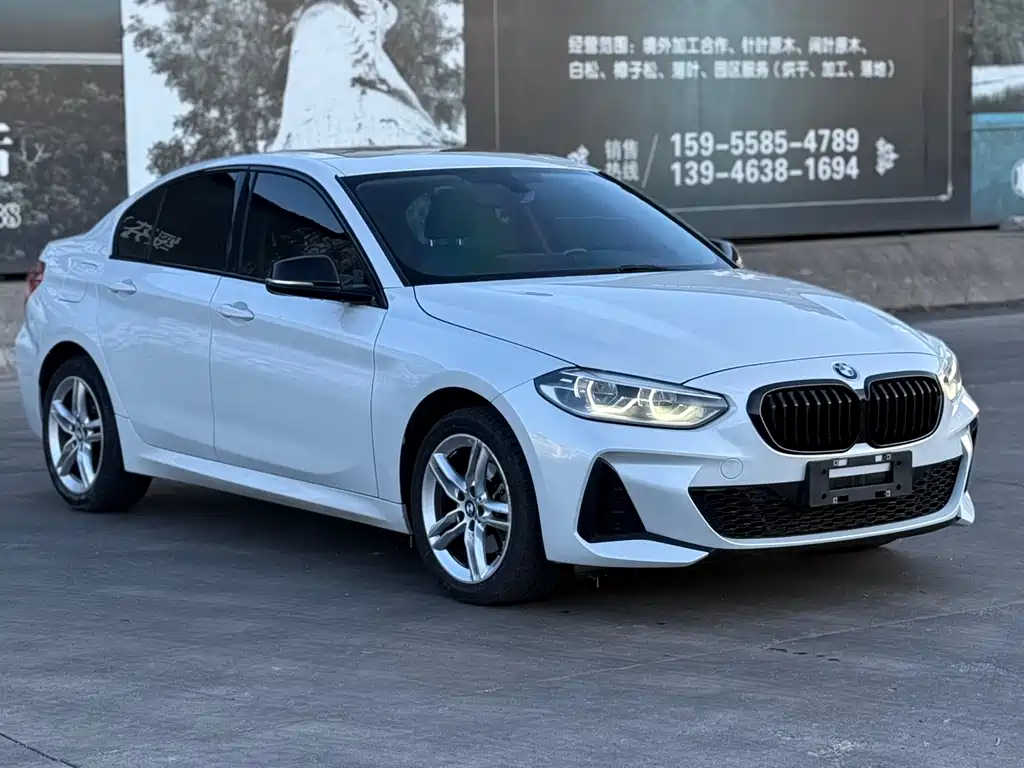 BMW 1 Series 2022 — фото 27