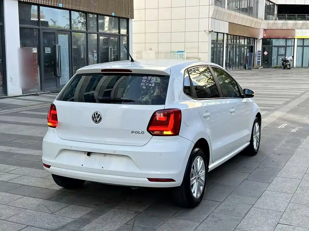 Volkswagen Polo 2016