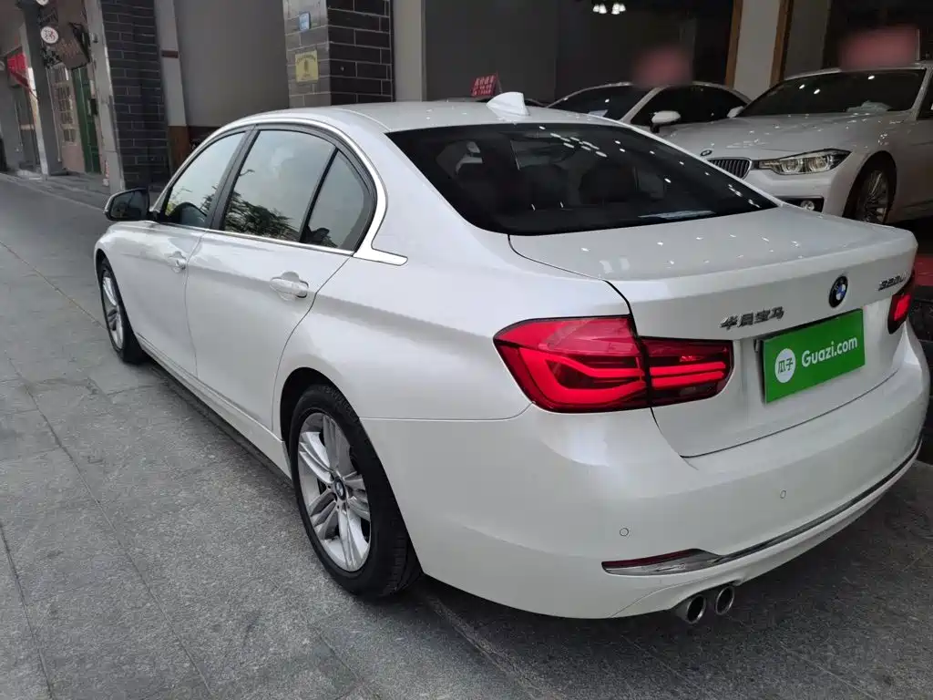 BMW 3 Series 2017 — фото 23