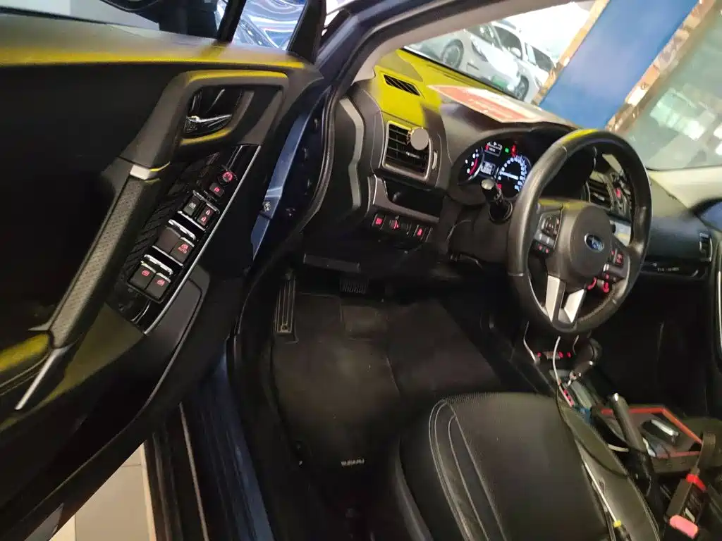 Subaru Forester 2018 — фото 13