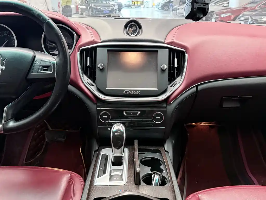 Maserati Ghibli 2015 — фото 13
