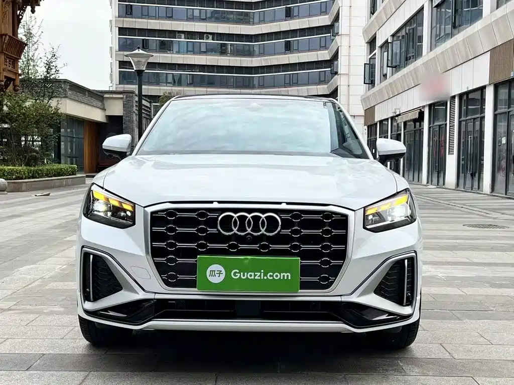 Audi Q2L 2024