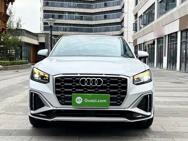 Audi Q2L 2024