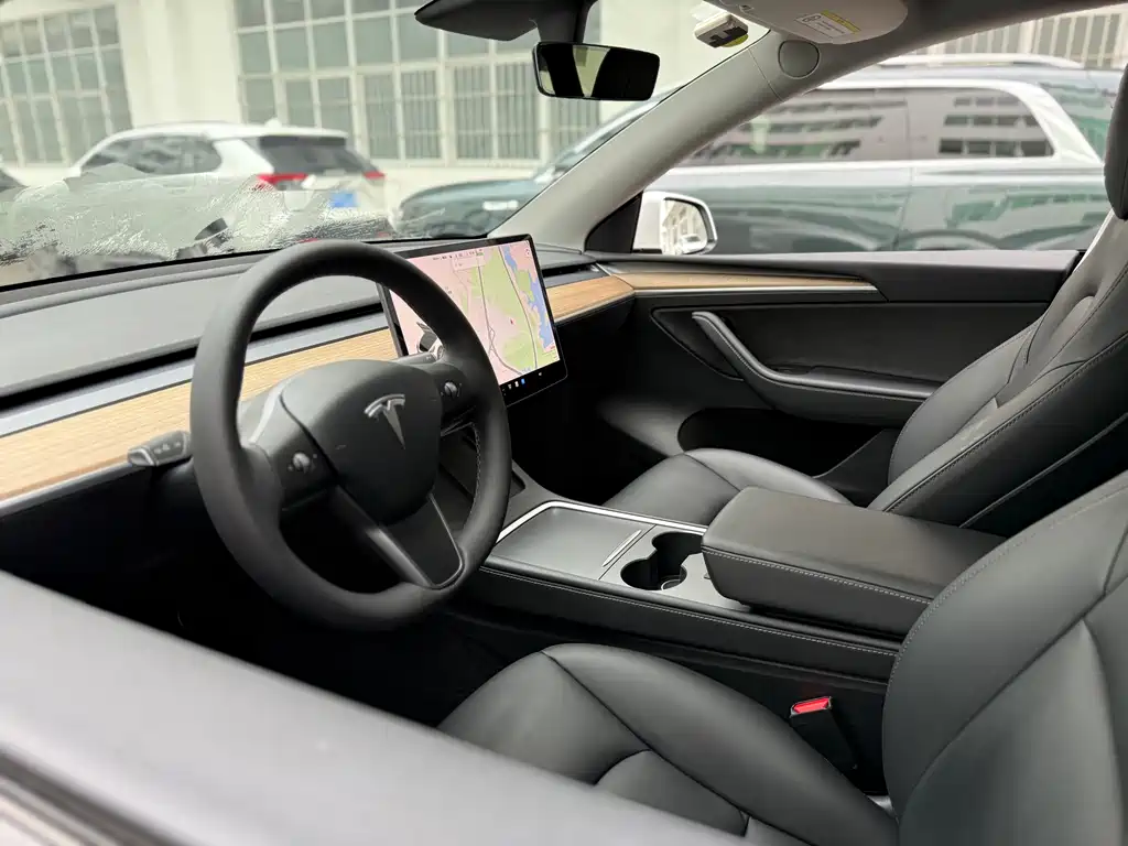 Tesla Model Y 2021 — фото 16
