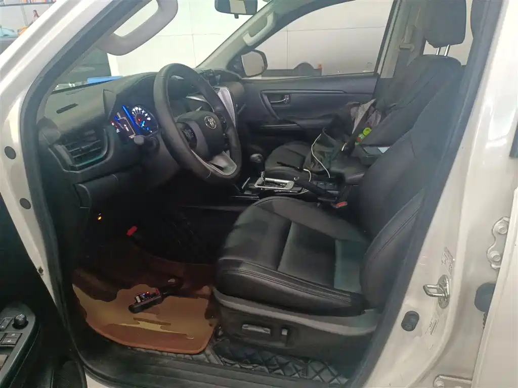 Toyota Fortuner 2019 — фото 15