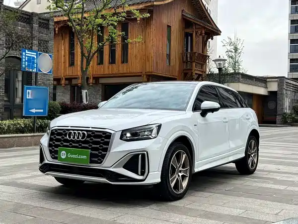 Audi Q2L 2024