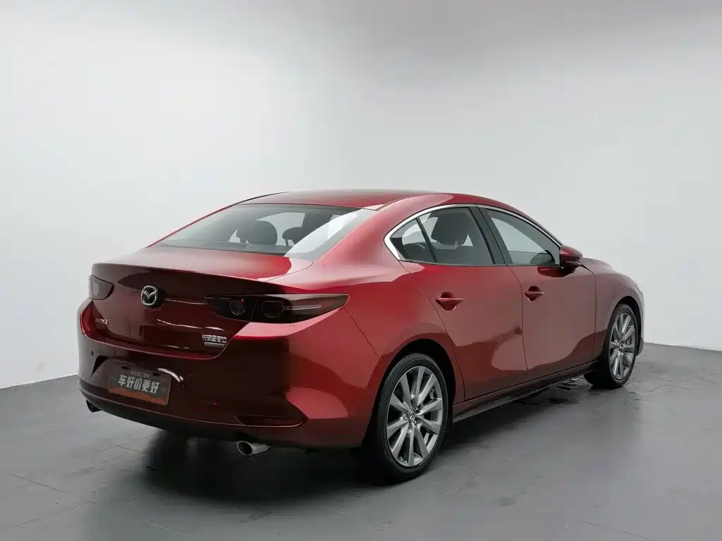 Mazda 3 Axela 2022 — фото 2