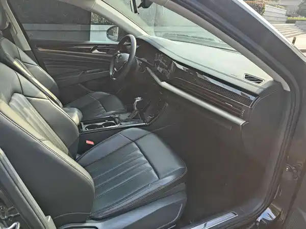 Volkswagen Passat Plug-In Hybrid 2022