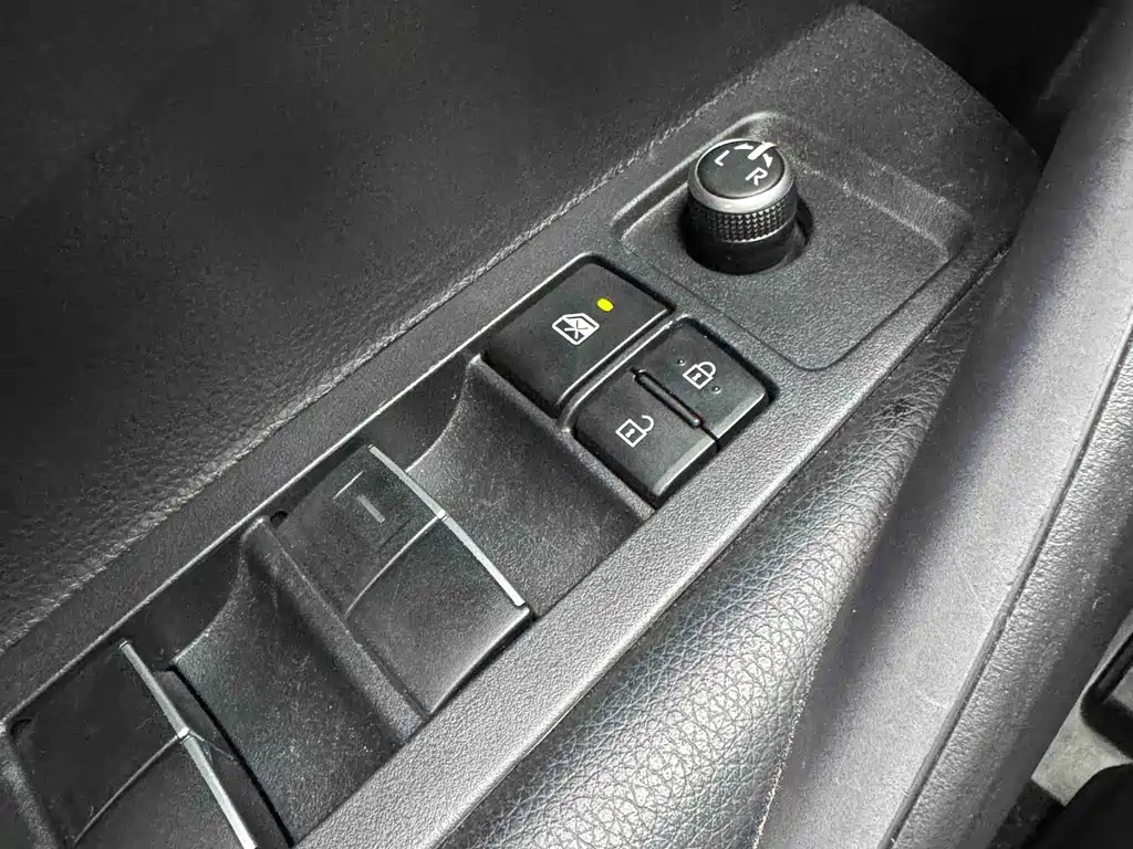 Toyota Corolla 2023 — фото 21