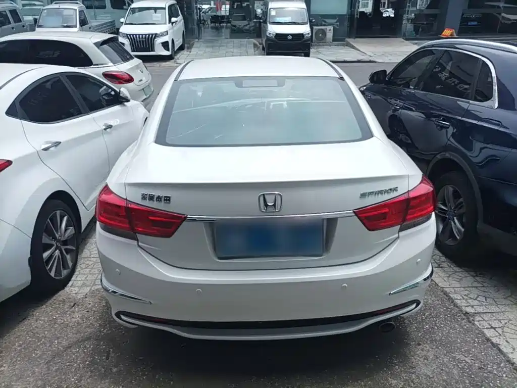 Honda Spirior 2016 — фото 6