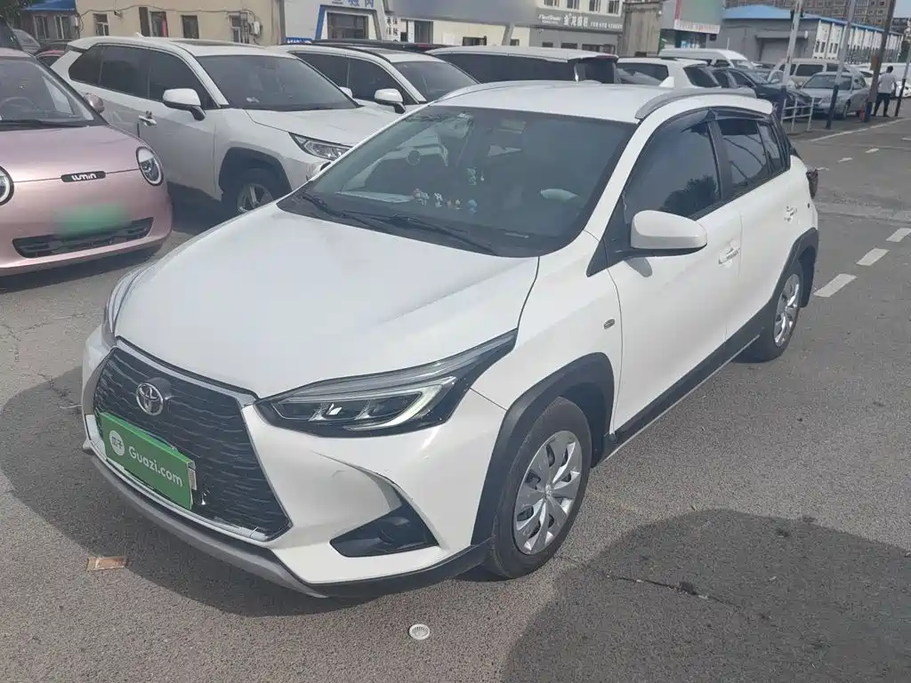 Toyota Yaris L 2022 — фото 2
