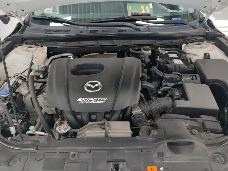 Mazda 3 Axela 2016 — фото 10