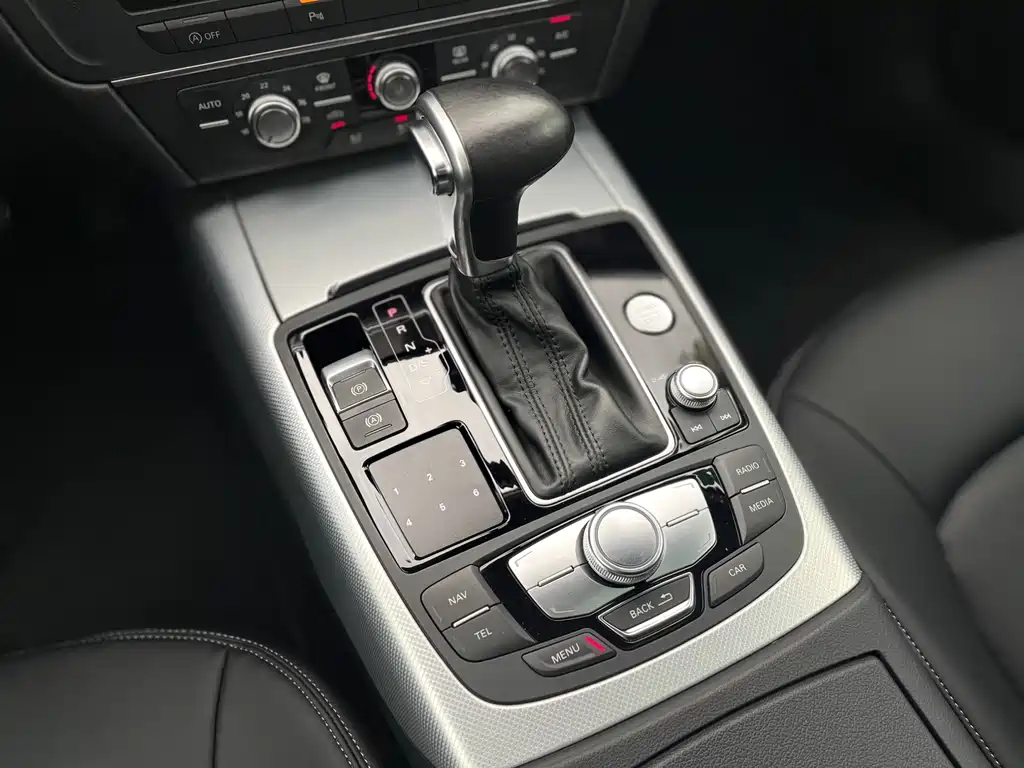 Audi A6L 2015 — фото 11