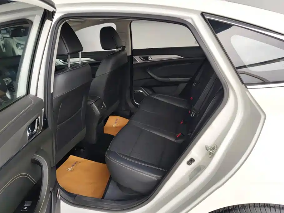Changan Eado 2018 — фото 11