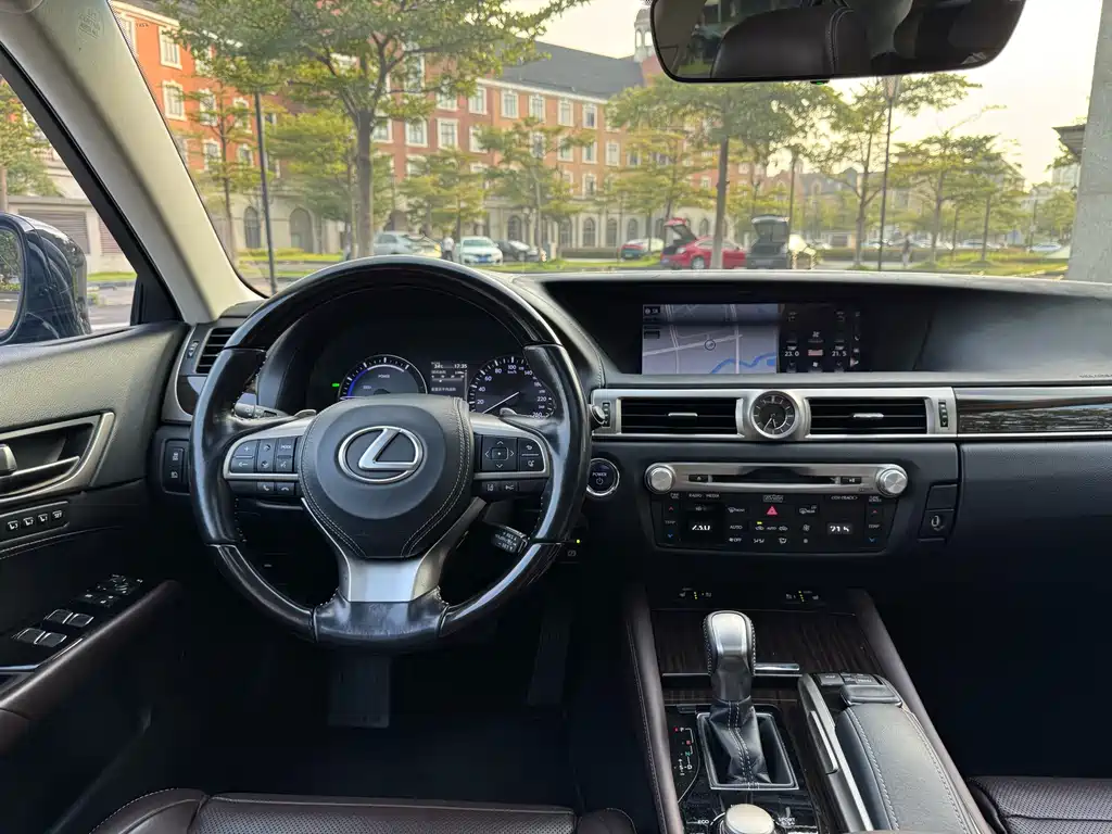 Lexus GS 2017 — фото 11