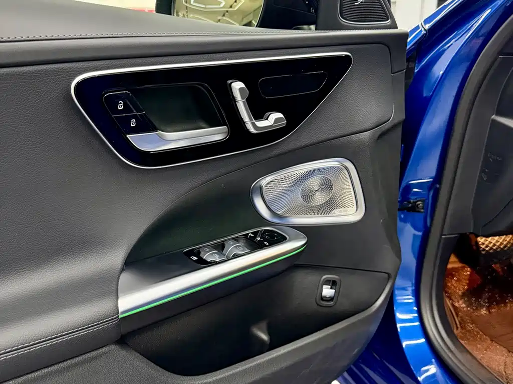 Mercedes-Benz C-Class 2023 — фото 8