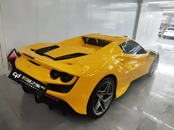 Ferrari F8 2021