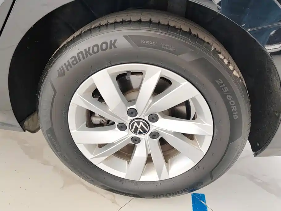 Volkswagen Passat 2025