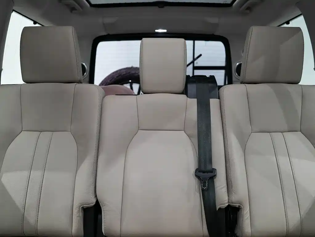 Land Rover Discovery 2012 — фото 14