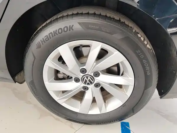 Volkswagen Passat 2025