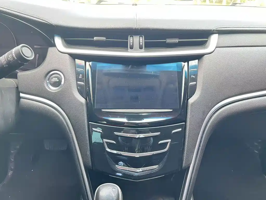Cadillac XTS 2018 — фото 16