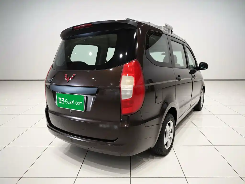 Wuling Hongguang 2018