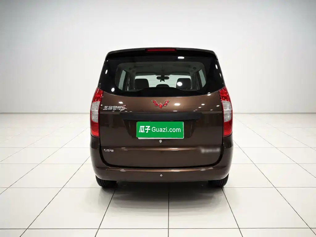 Wuling Hongguang 2018
