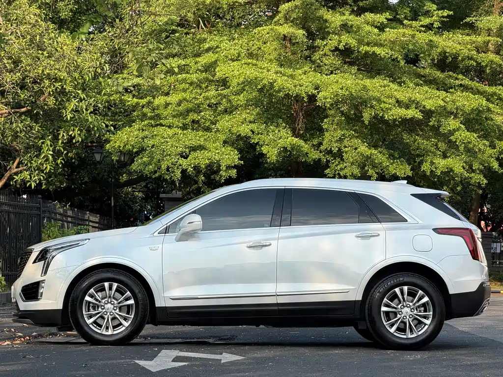 Cadillac XT5 2021 — фото 4