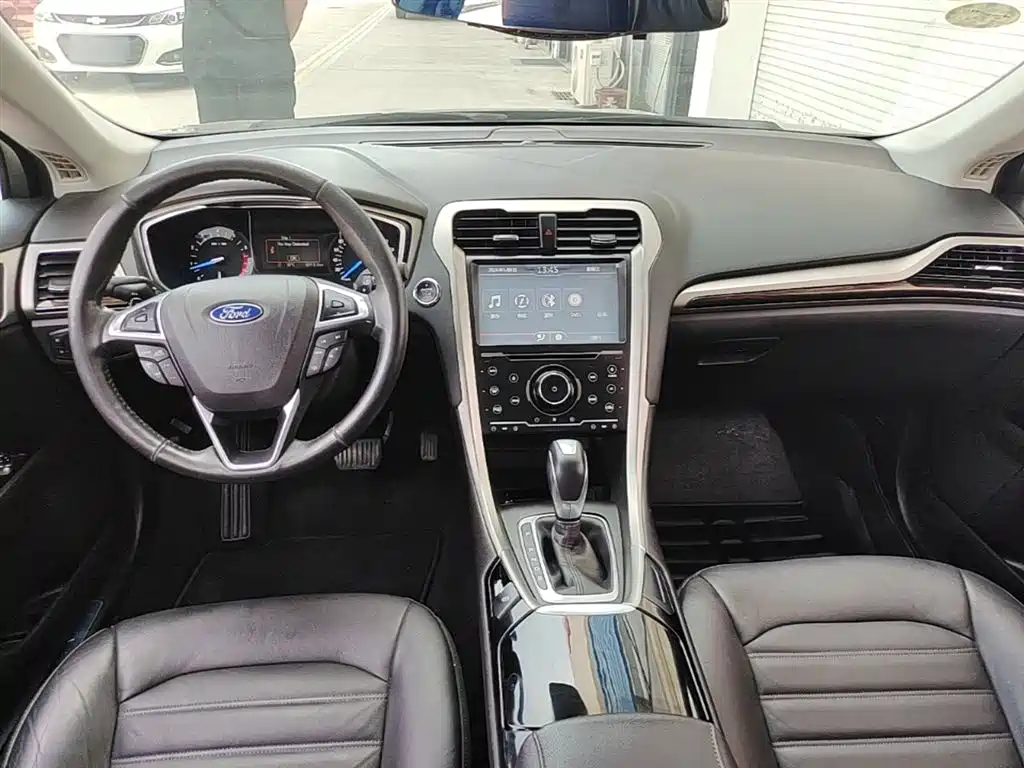 Ford Mondeo 2015 — фото 10