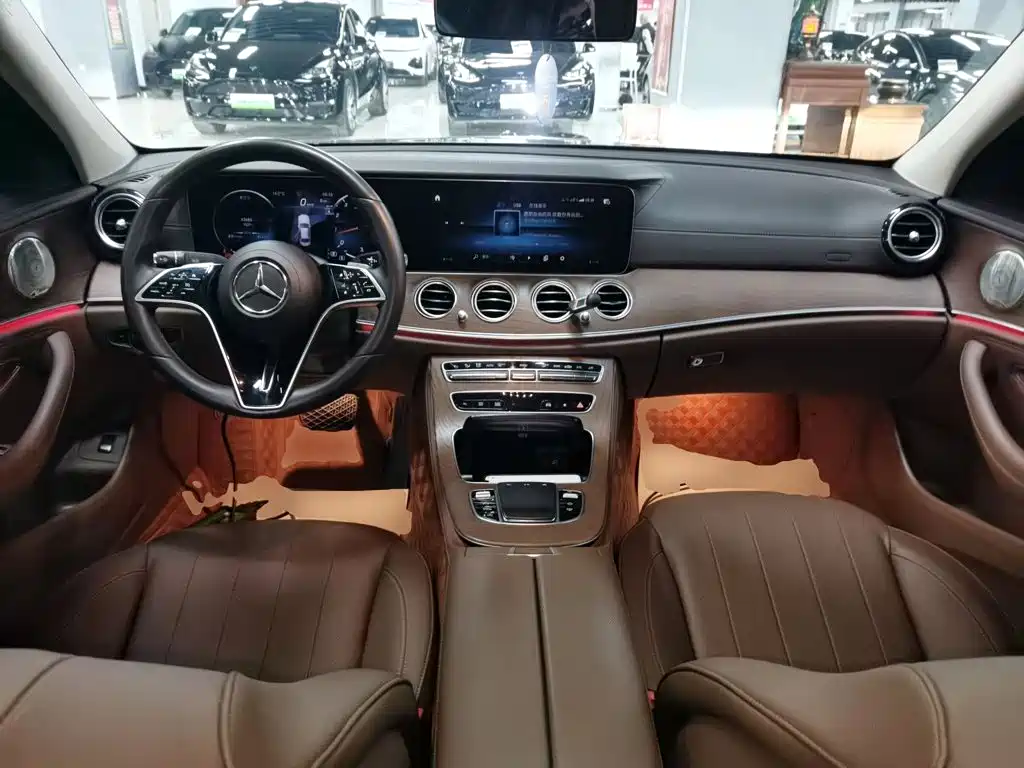 Mercedes-Benz E-Class 2022 — фото 10