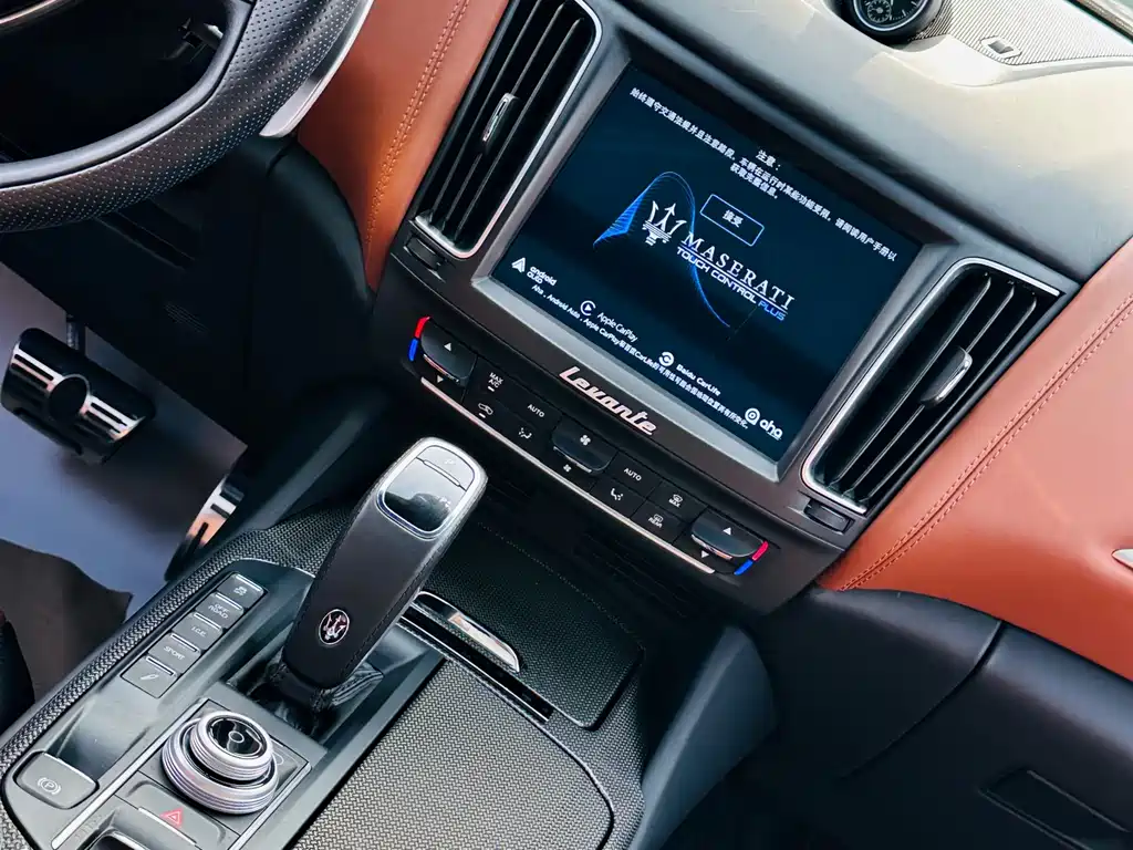 Maserati Levante 2020 — фото 19
