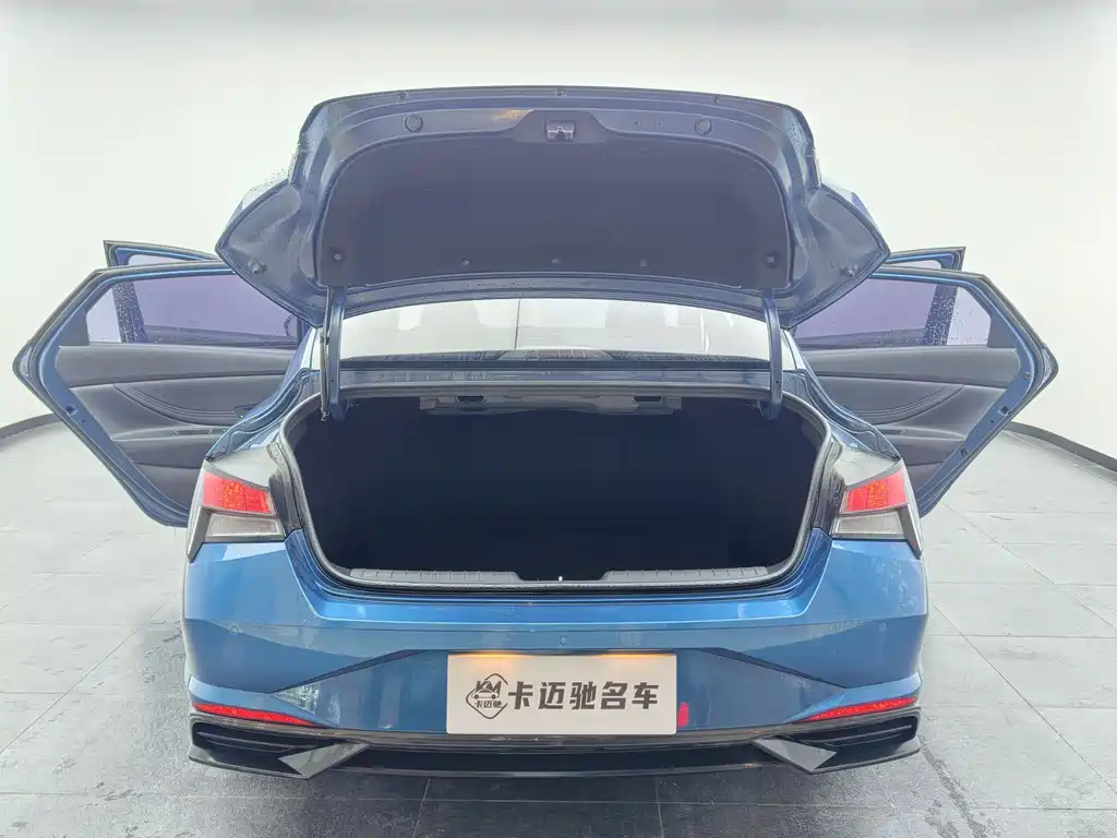 Hyundai Elantra 2022 — фото 15
